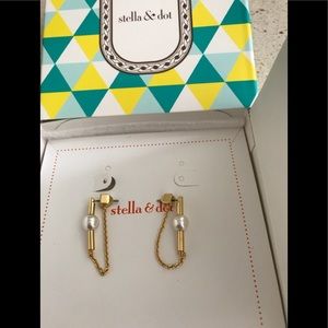 Stella & Dot Sophie Earrings - Gold with Pearl